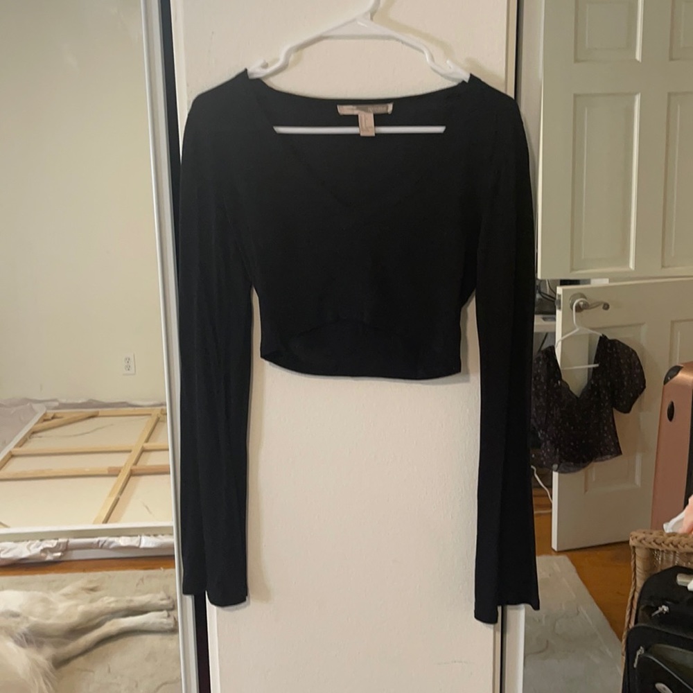 Black long sleeve crop top